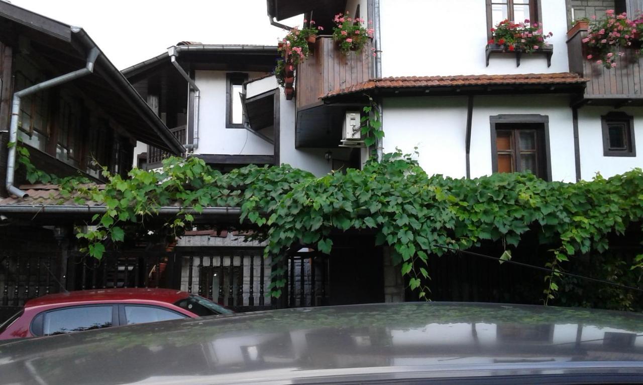 Oazis Family Hotel Lovetsj Buitenkant foto
